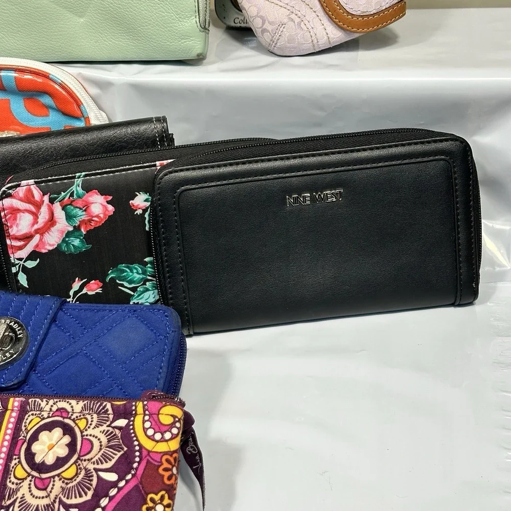 Wallet Lot Of 10 Bulk Reseller Vera Bradley, Lancôme Relic Nine West Coin - Picture 4 of 8